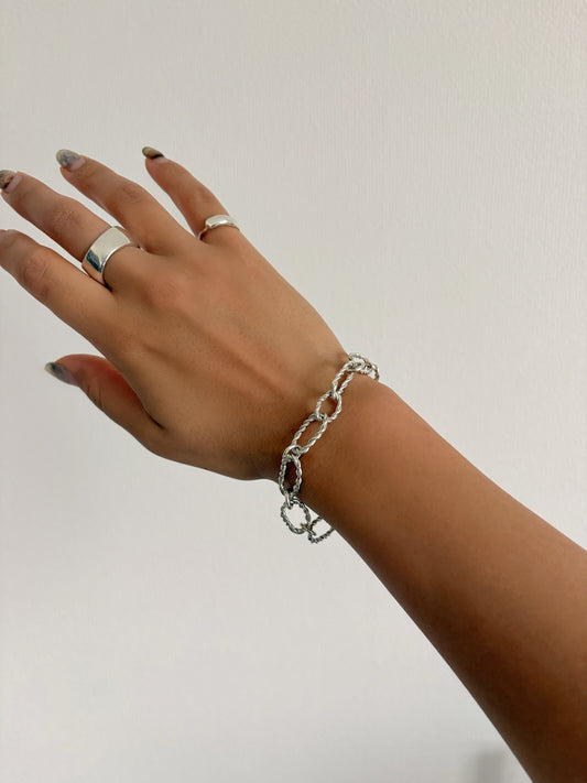 twist chain bracelet