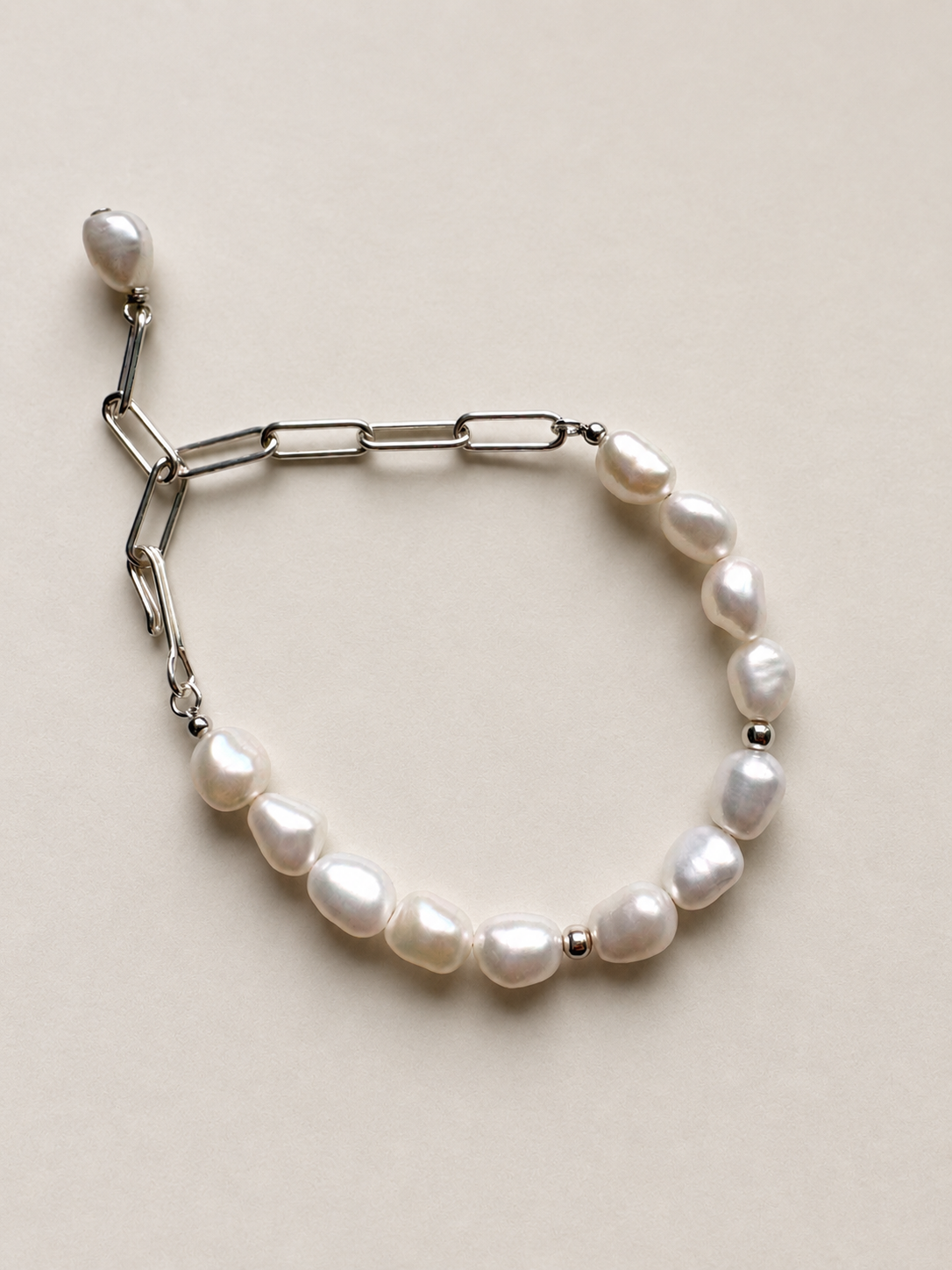 Pearl bracelet