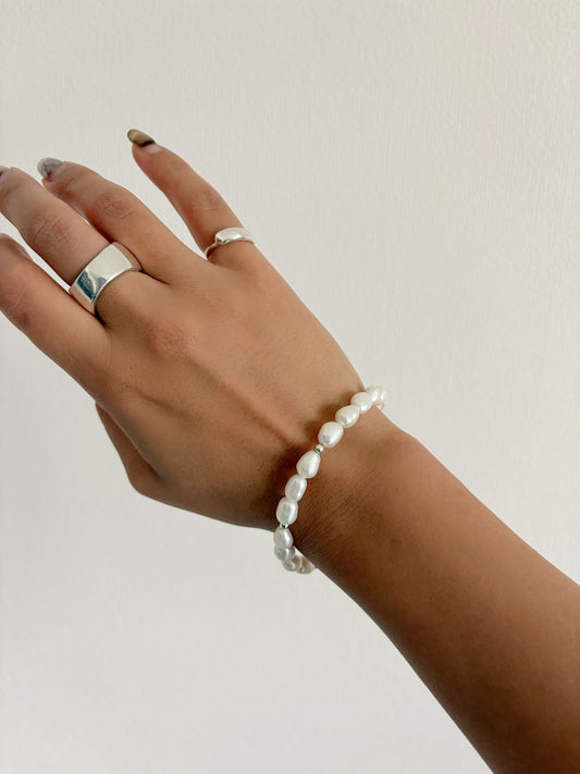 Pearl bracelet
