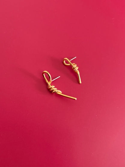 knot pierce