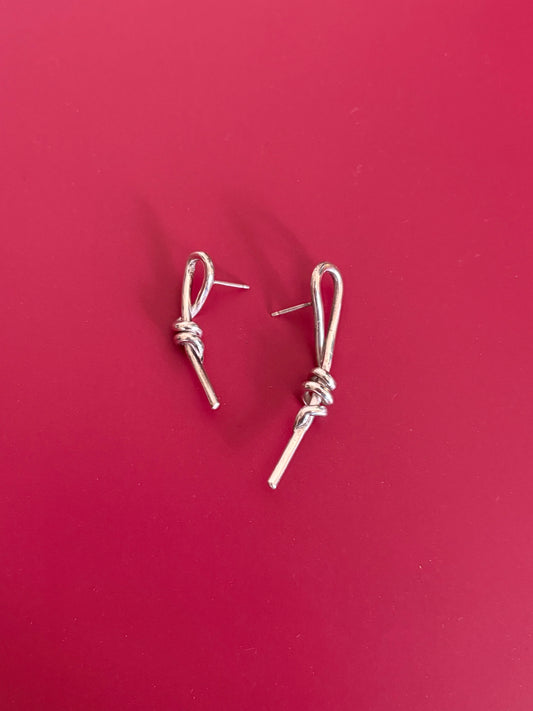 knot pierce